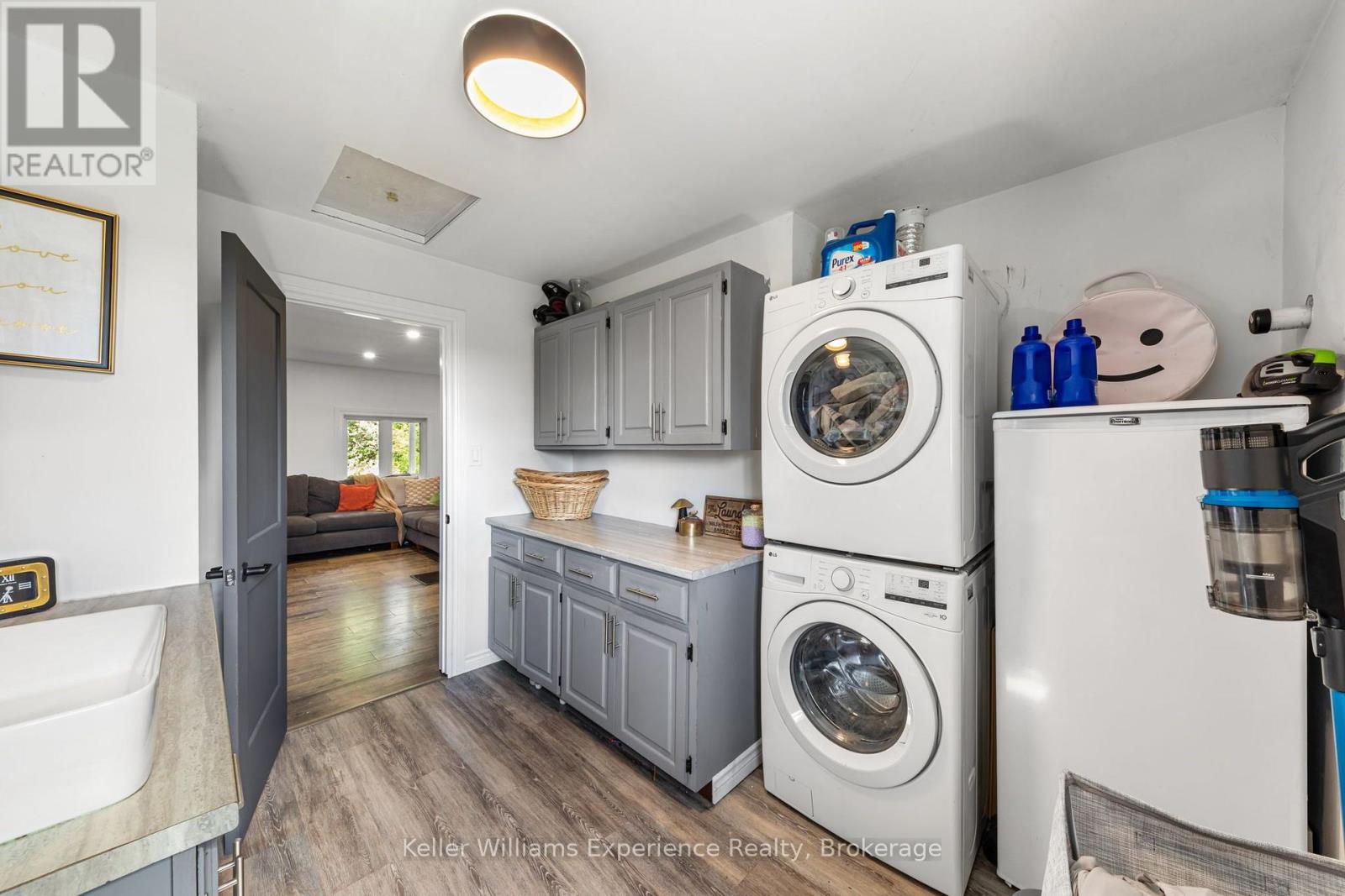 5691 PENETANGUISHENE ROAD - 26