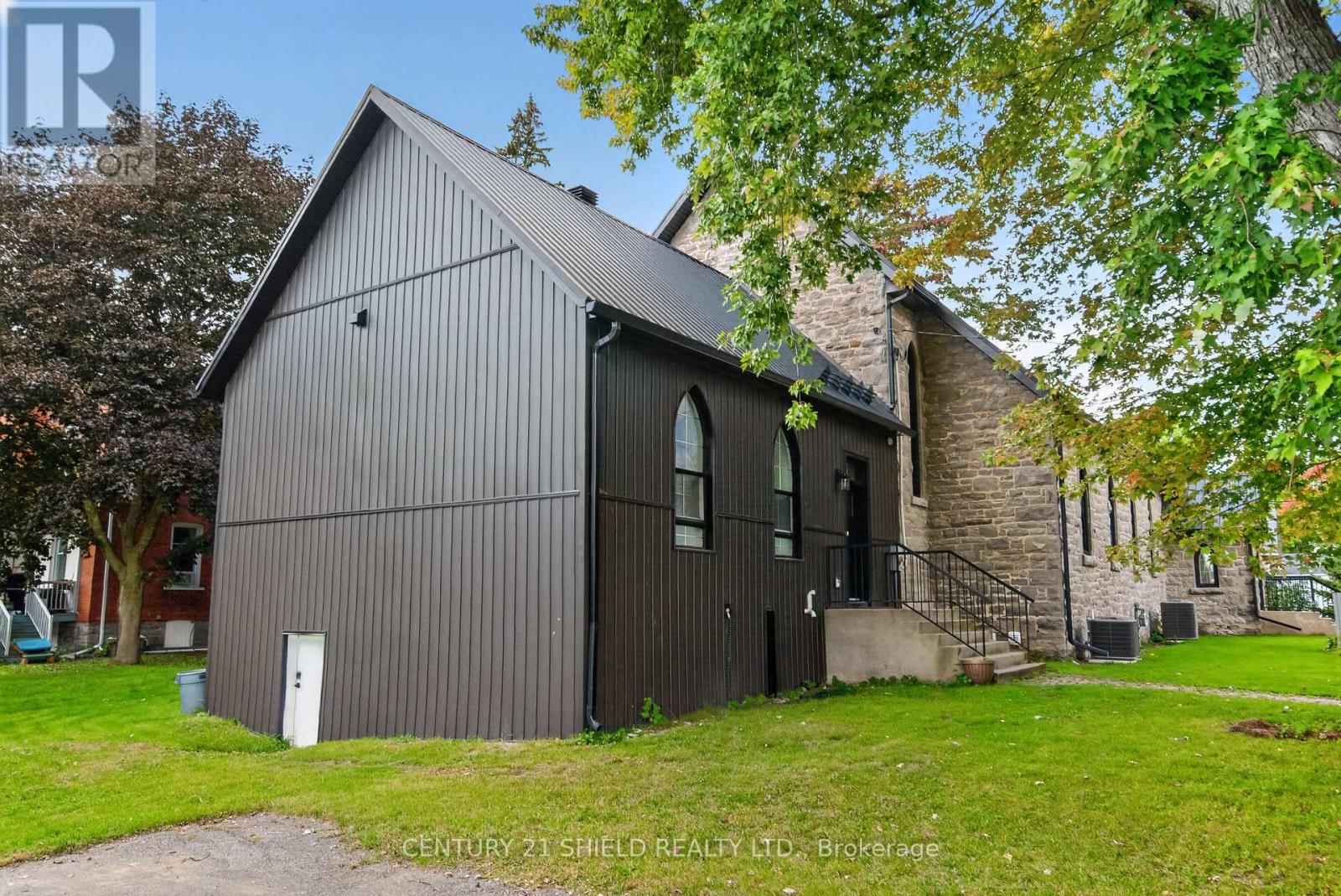 12 Maple Street, South Glengarry, Ontario, K0C1N0, South Glengarry, Ontario — photo 4 of 5