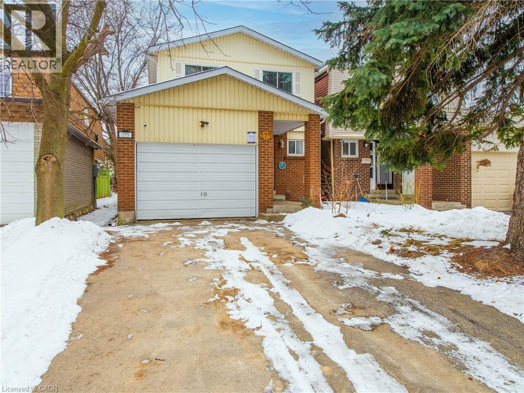 4 Bed, 2 Bath Apartment for Rent in Scarborough – 173 INVERGORDON Avenue Unit# UPPER, Scarborough