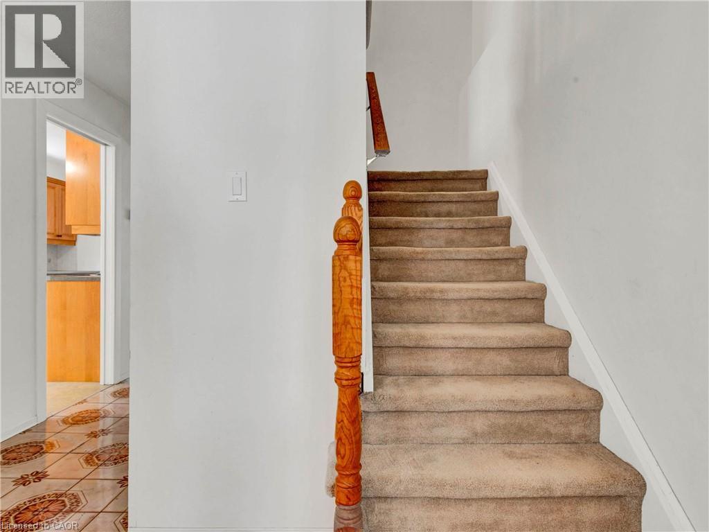 4 Bed, 2 Bath Apartment for Rent in Scarborough – 173 INVERGORDON Avenue Unit# UPPER, Scarborough - Image 15
