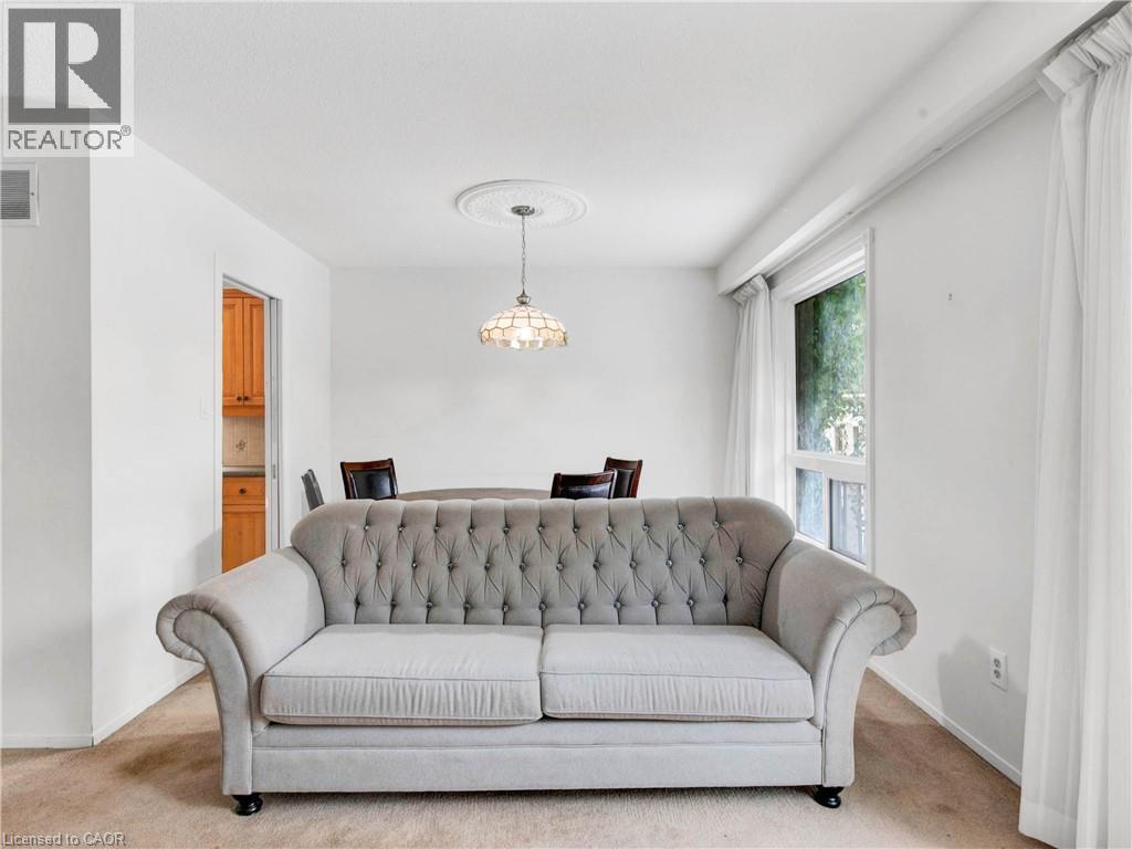 4 Bed, 2 Bath Apartment for Rent in Scarborough – 173 INVERGORDON Avenue Unit# UPPER, Scarborough - Image 8