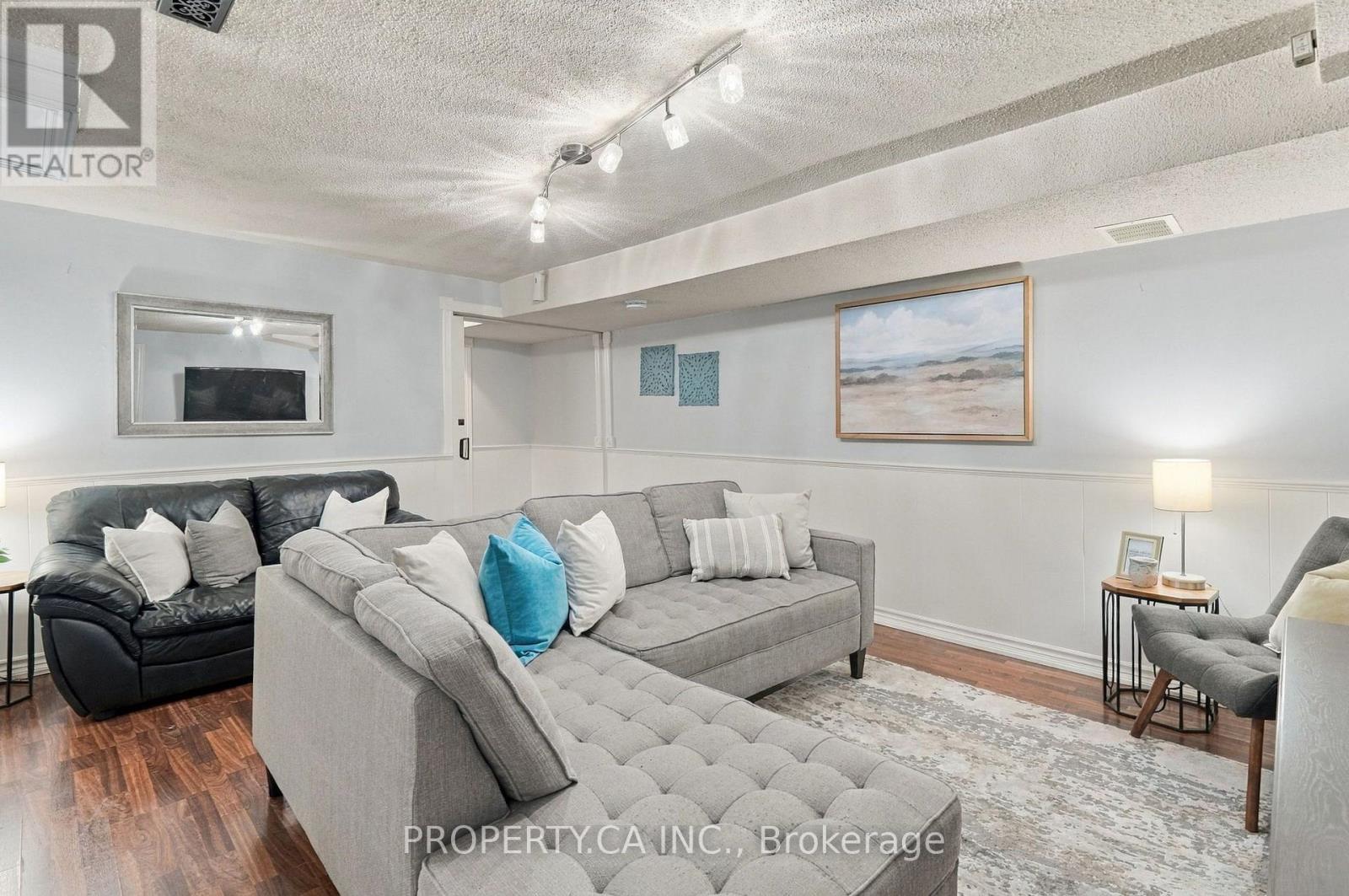 581A DELAWARE AVENUE - 26