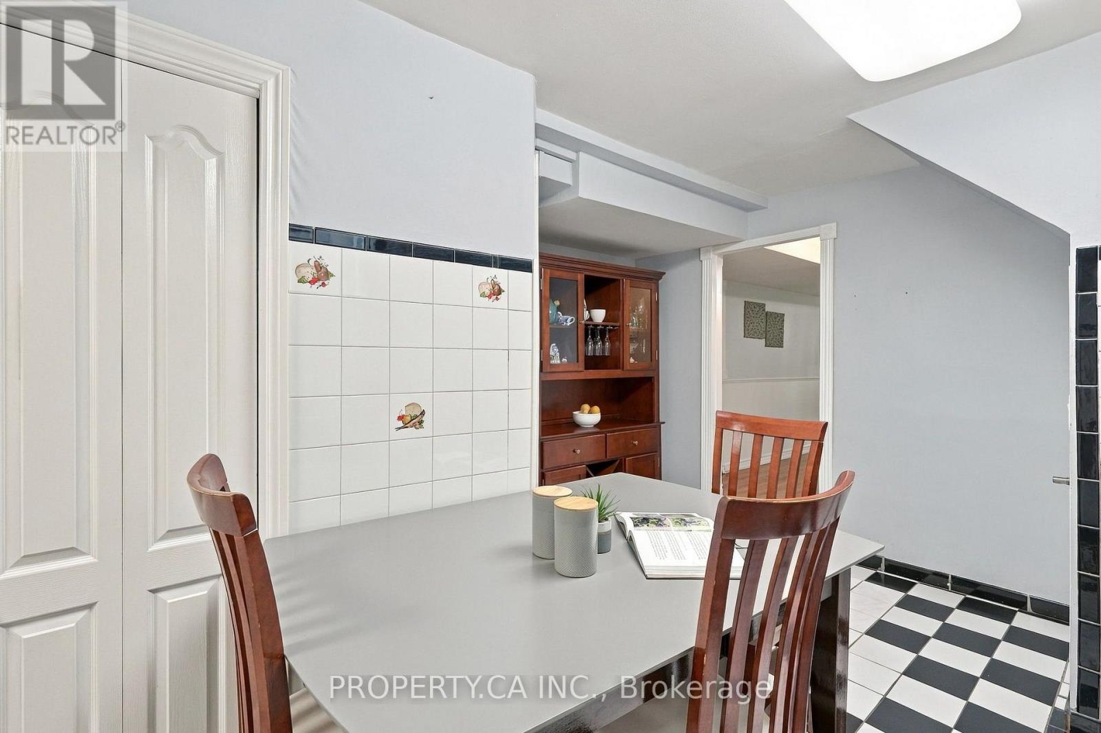 581A DELAWARE AVENUE - Image 27