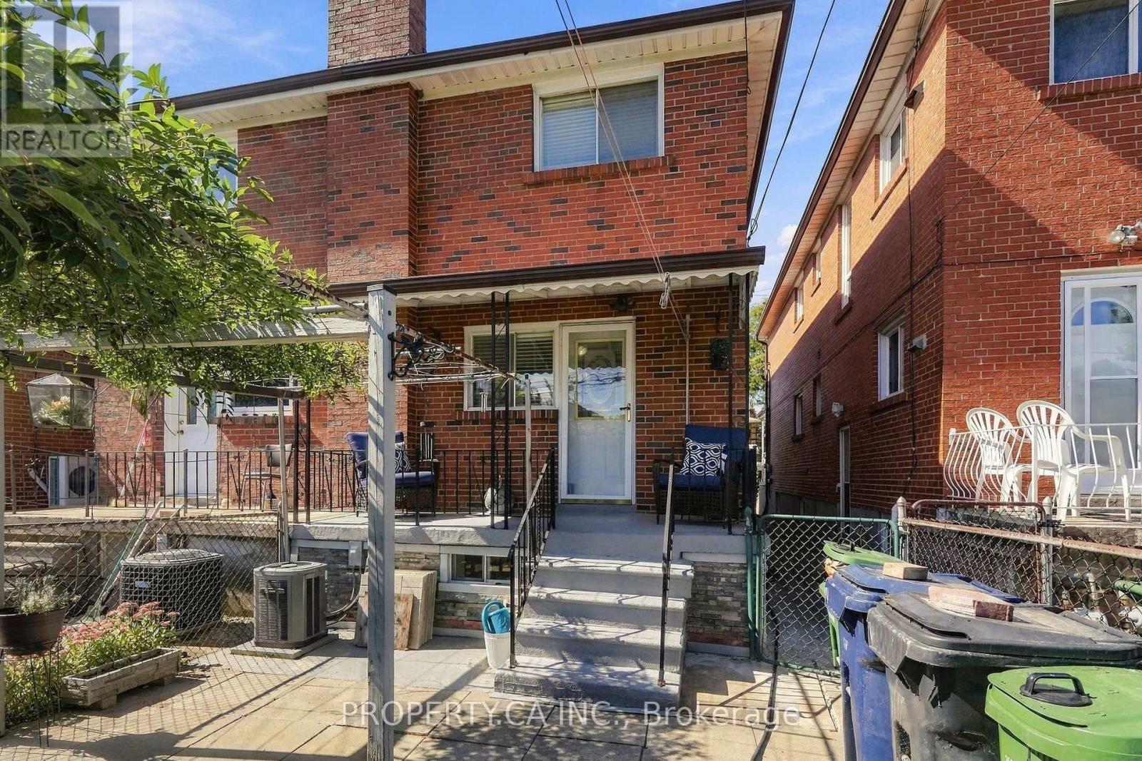 581A DELAWARE AVENUE - 29