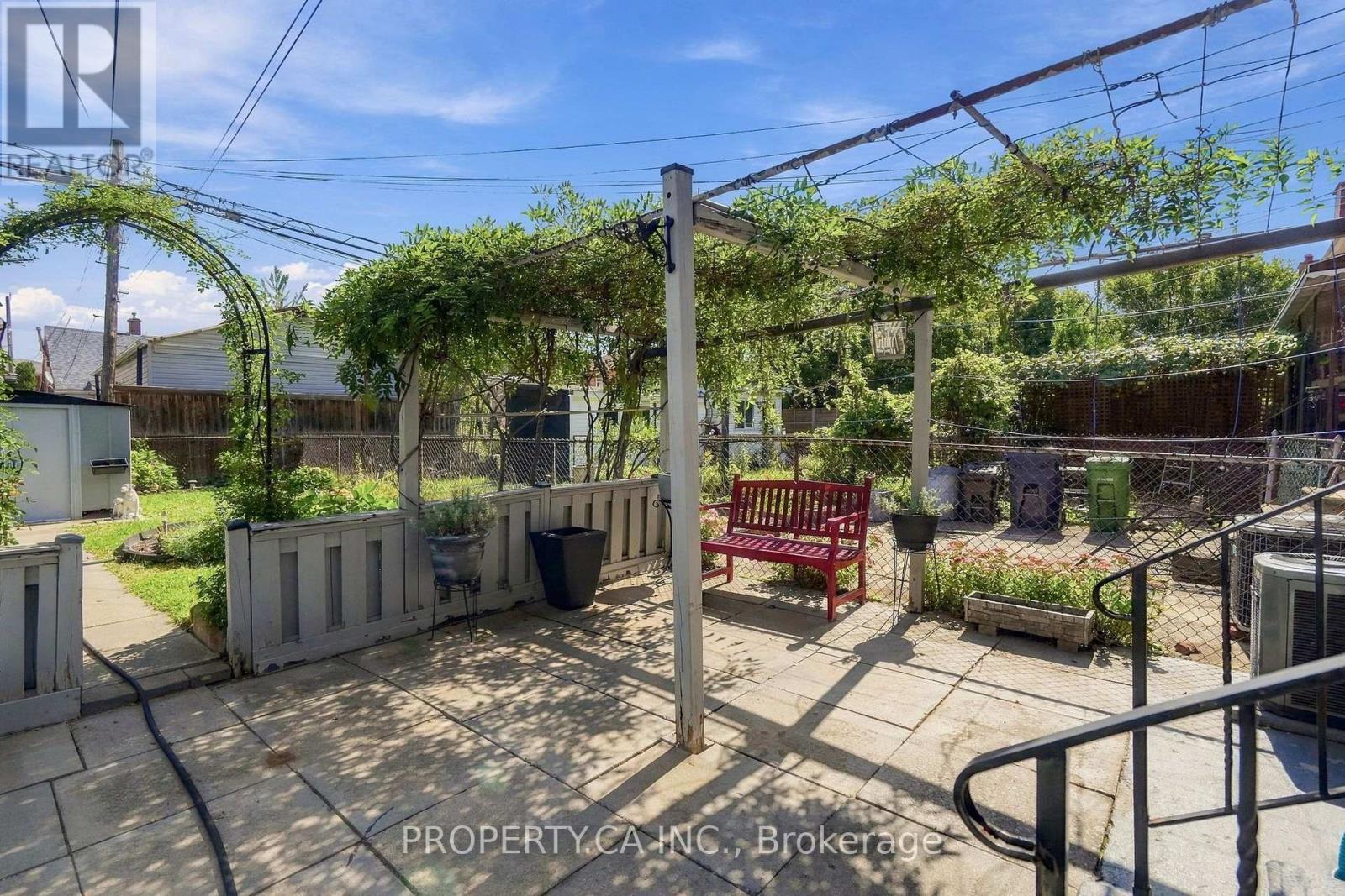 581A DELAWARE AVENUE - 31