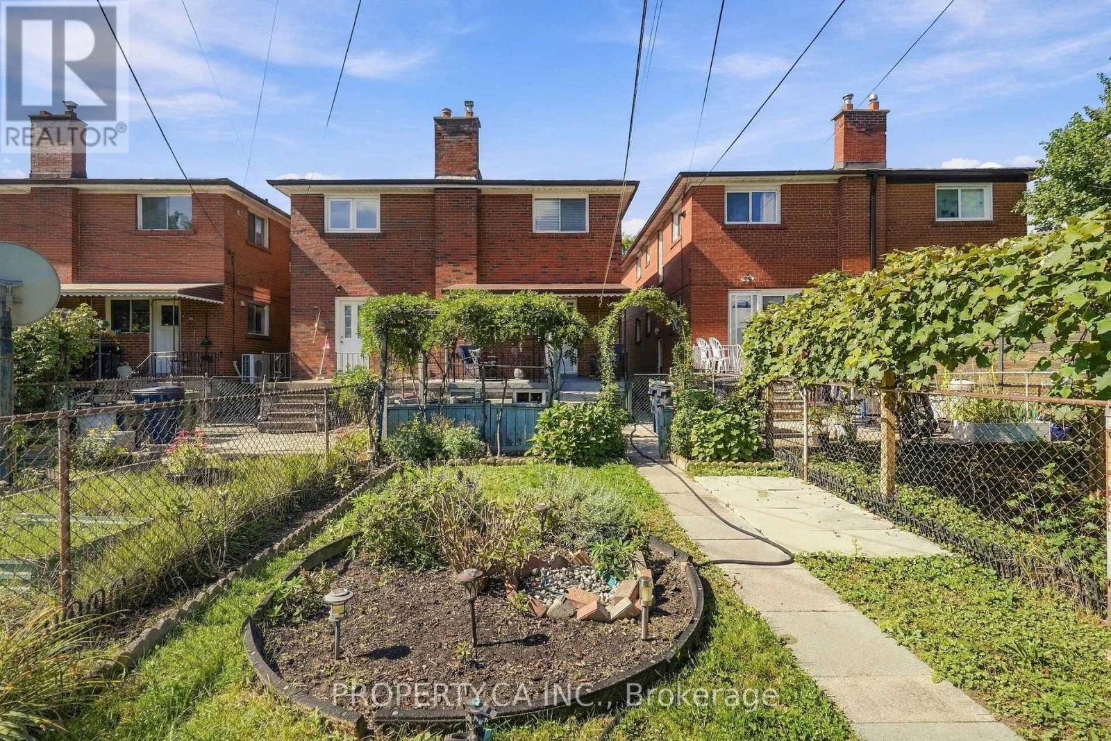 581A DELAWARE AVENUE - 34