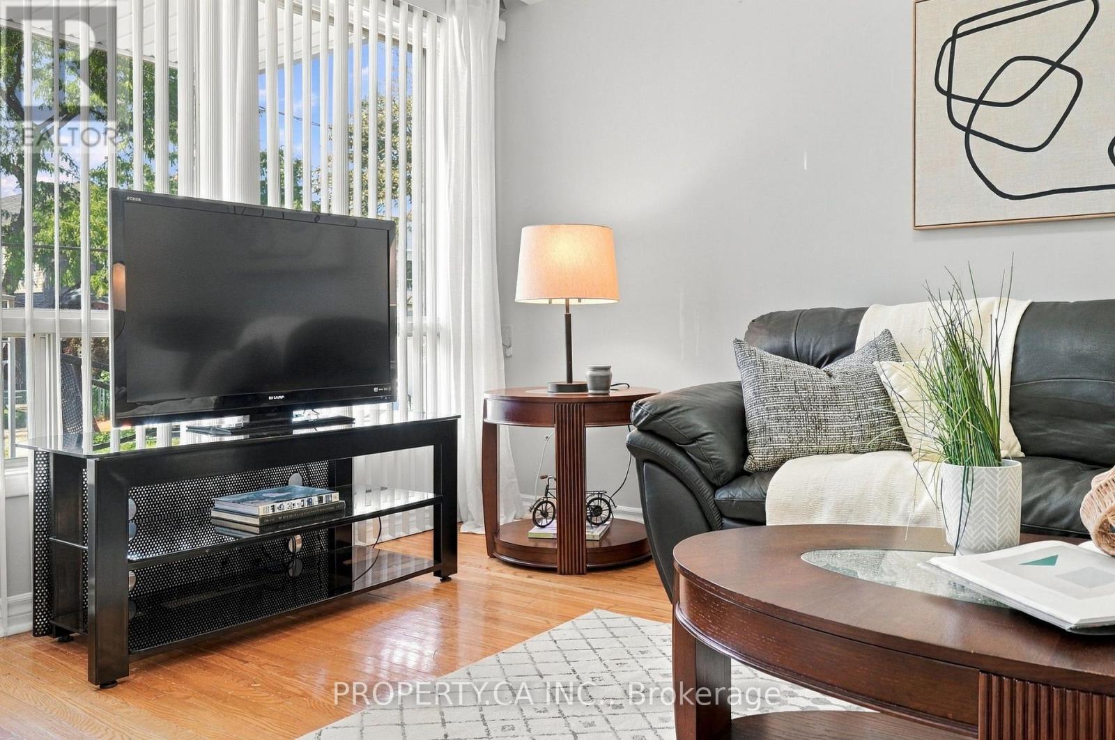 581A DELAWARE AVENUE - 7