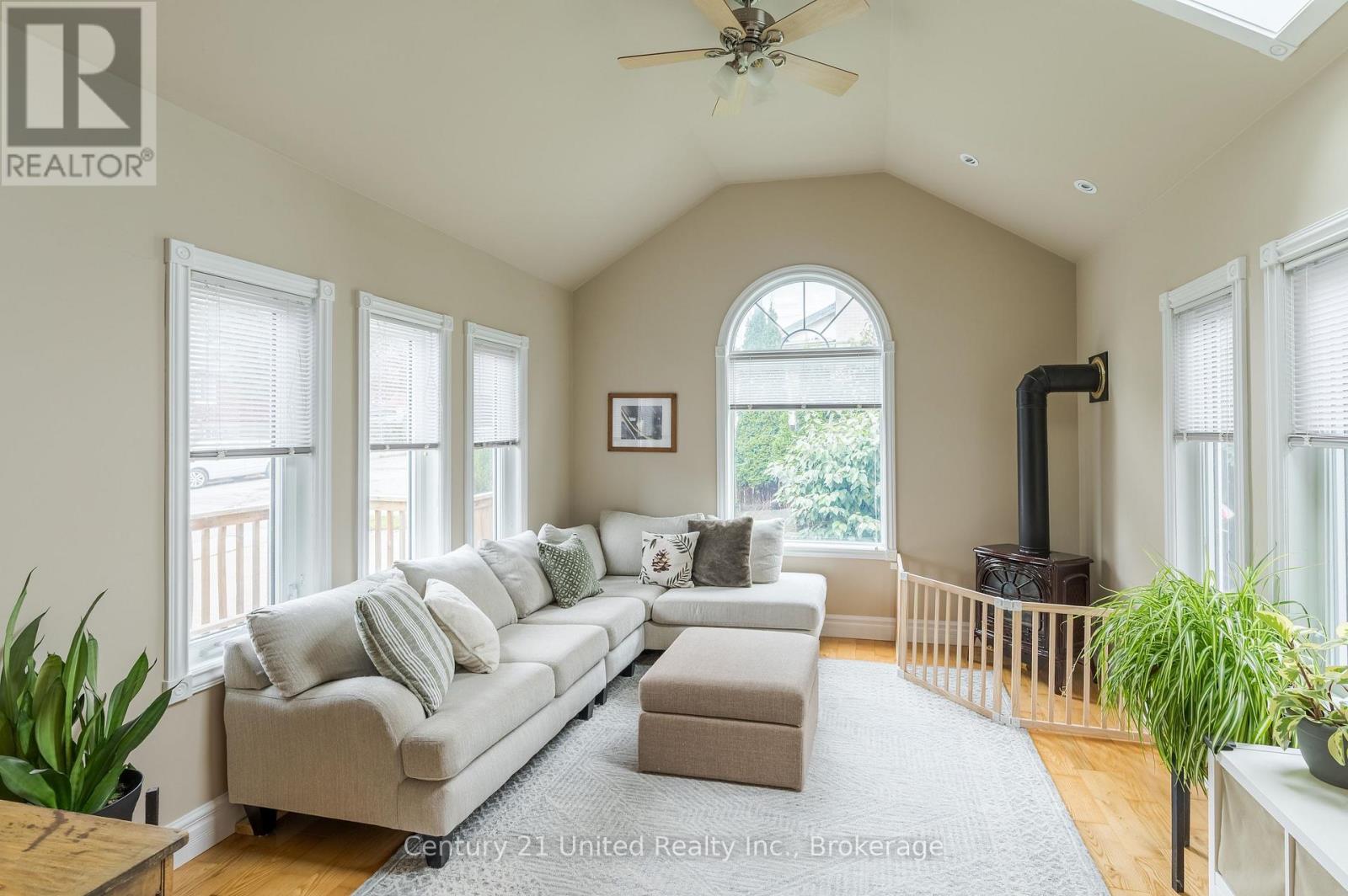 598 DOWNIE STREET - Image 25