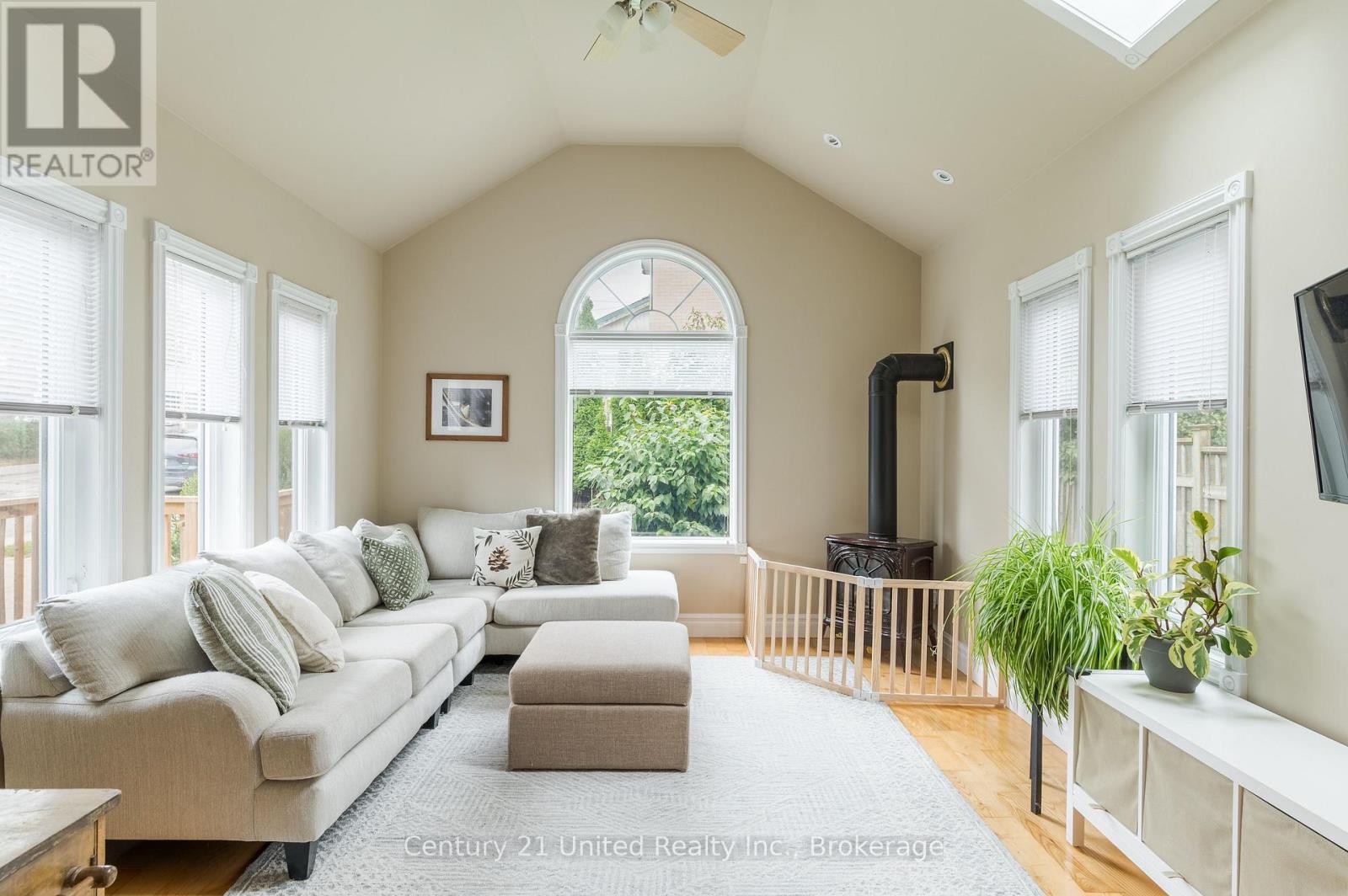 598 DOWNIE STREET - Image 26