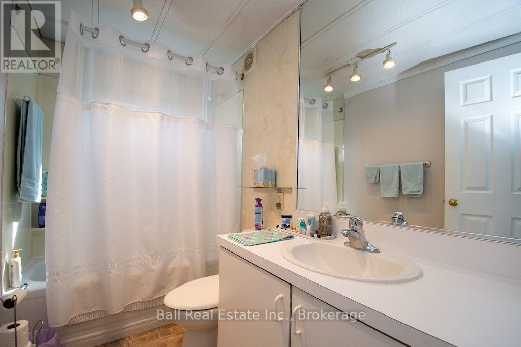6 BAYVIEW DRIVE - 23