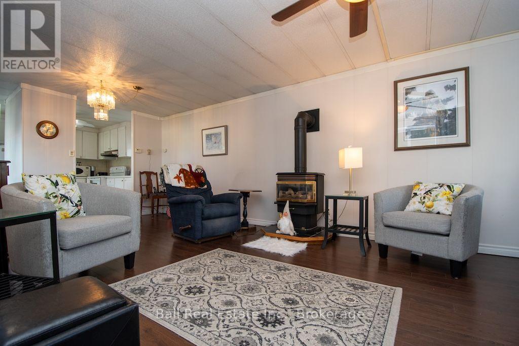6 BAYVIEW DRIVE - 7