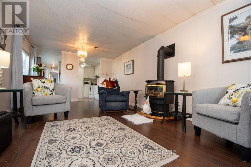 6 BAYVIEW DRIVE - 8
