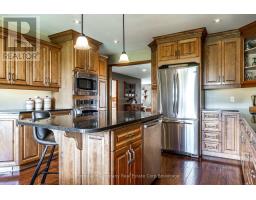 Kitchen - 2828 Line 34, Perth East, ON N5A6S5 Photo 12