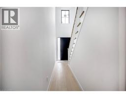 4pc Ensuite bath - 109 Winniett Street, Brantford, ON N3T1N1 Photo 6