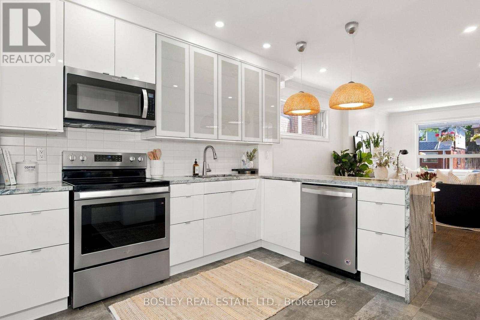 682 MILVERTON BOULEVARD - 14