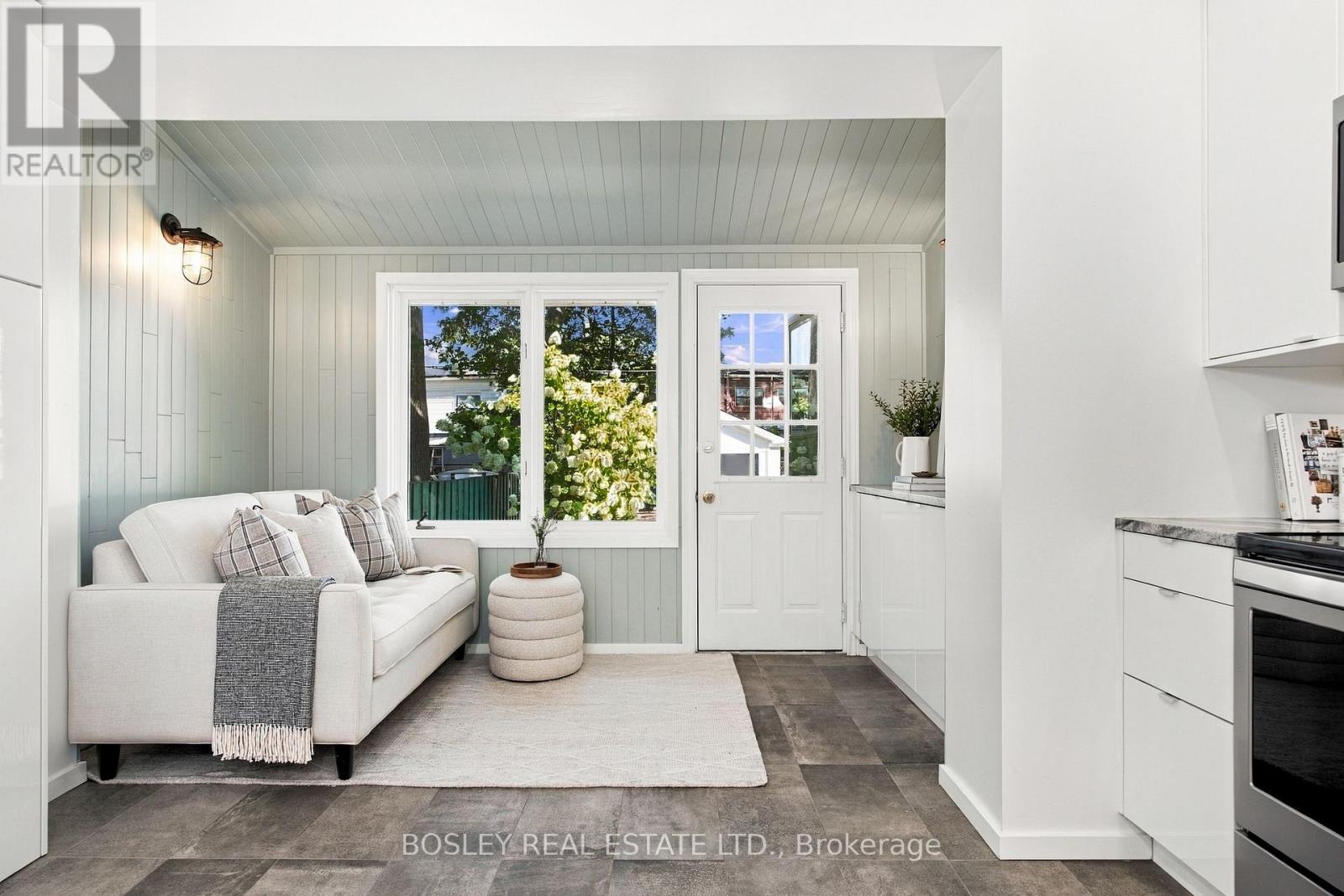682 MILVERTON BOULEVARD - 17