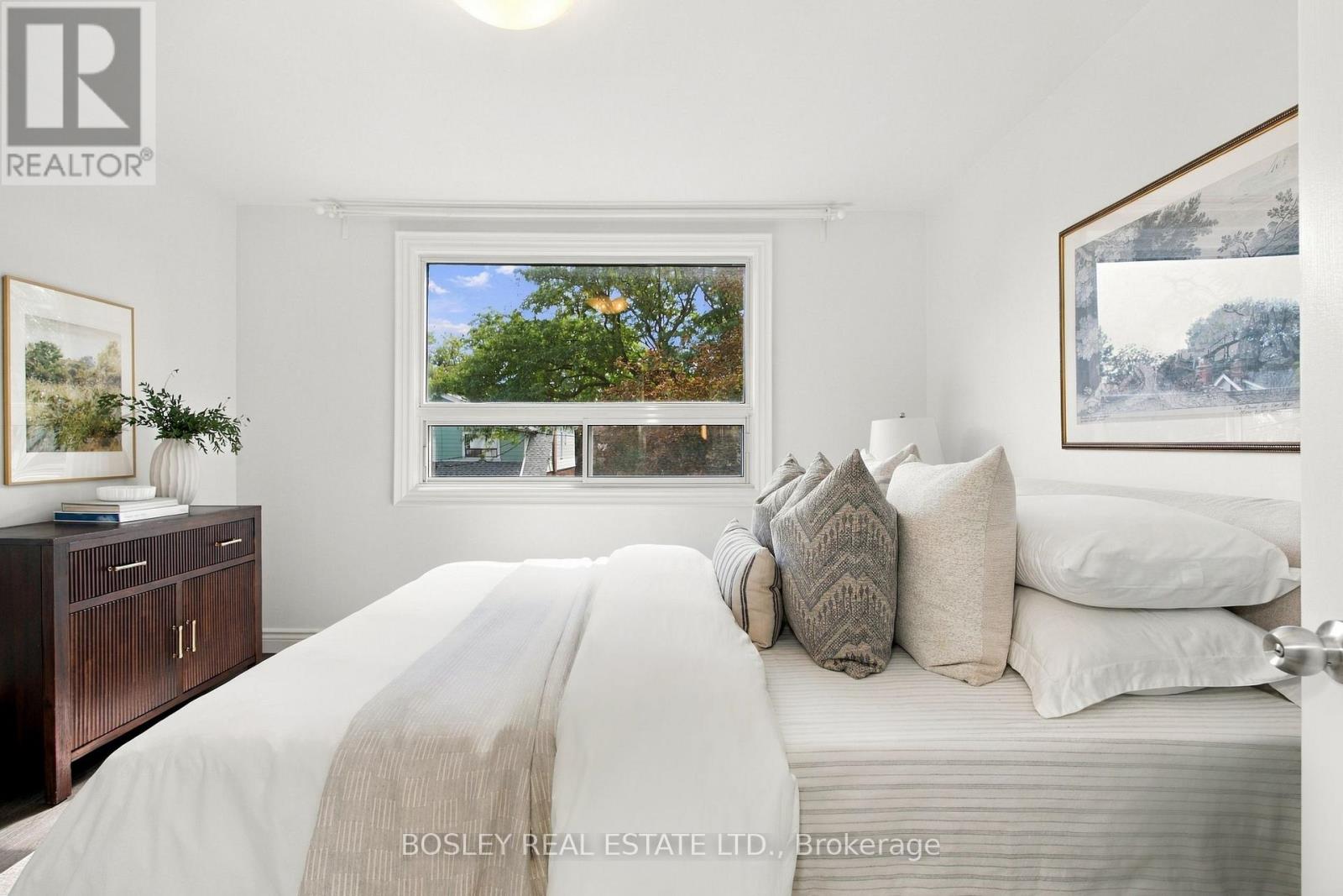 682 MILVERTON BOULEVARD - 21