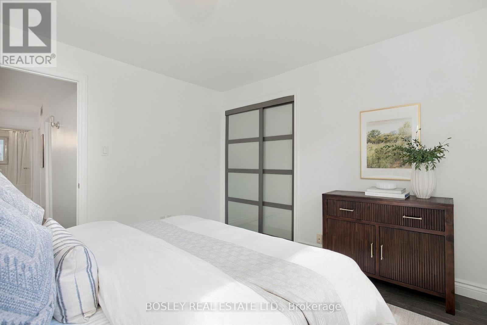 682 MILVERTON BOULEVARD - 23