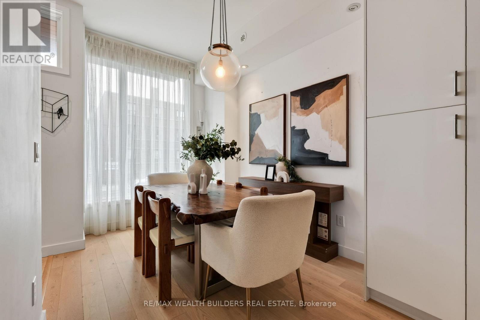 Photo of TH-07 - 837 BROADVIEW AVENUE
