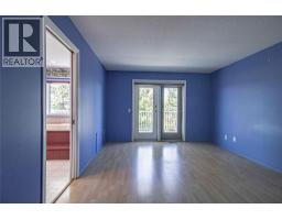 Primary Bedroom - 2263 Carmi Road, Penticton, BC V2A8V5 Photo 15