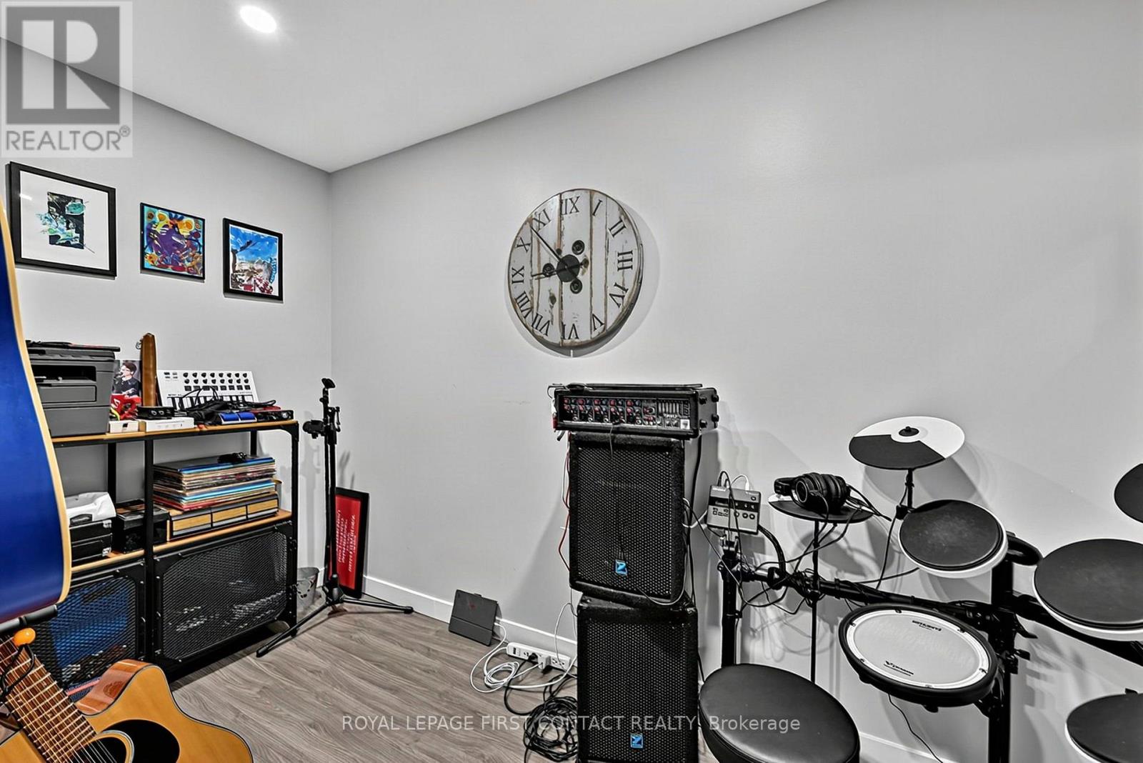 #8 233 INNISFIL STREET - 21