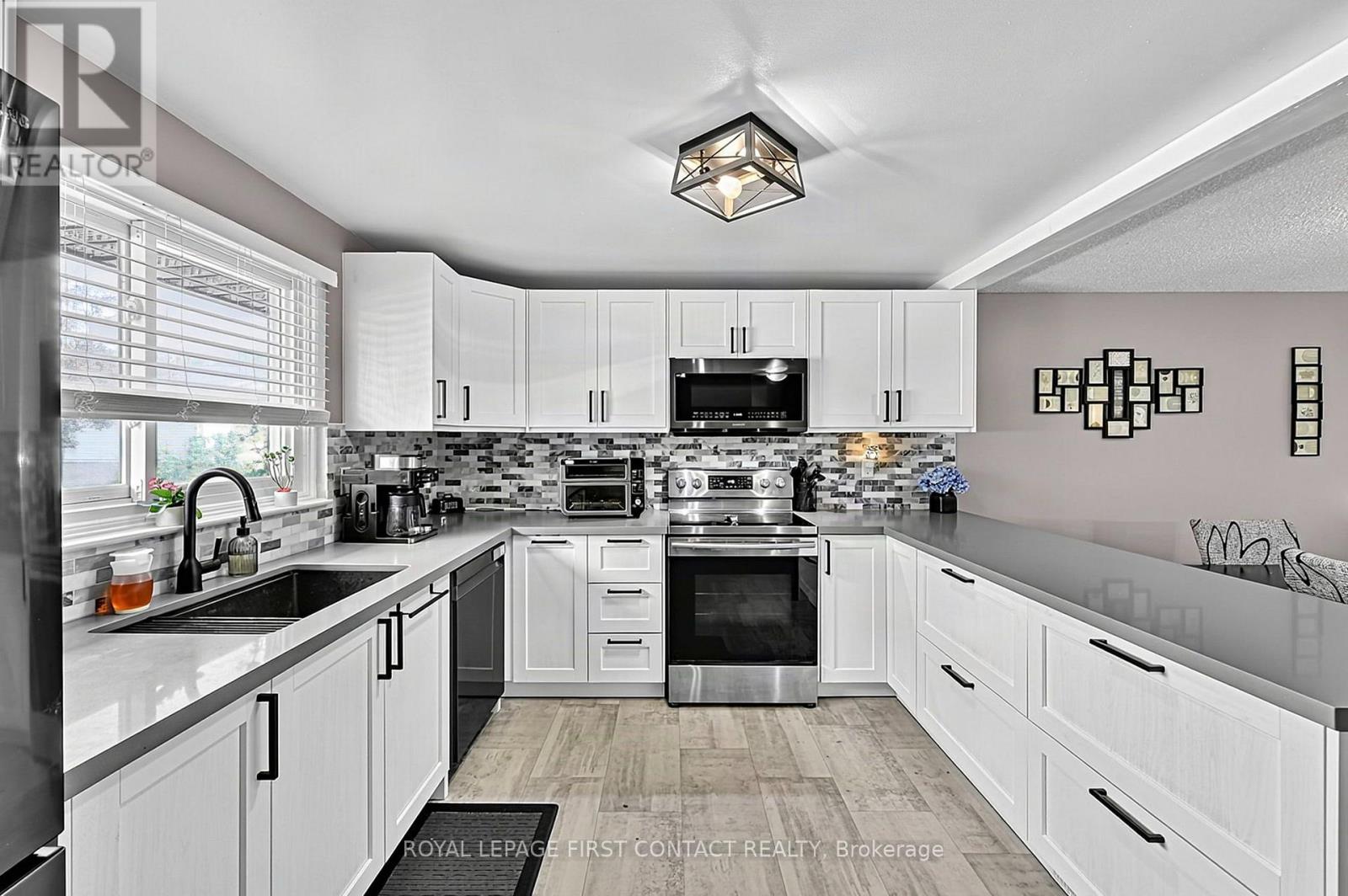 #8 233 INNISFIL STREET - 4
