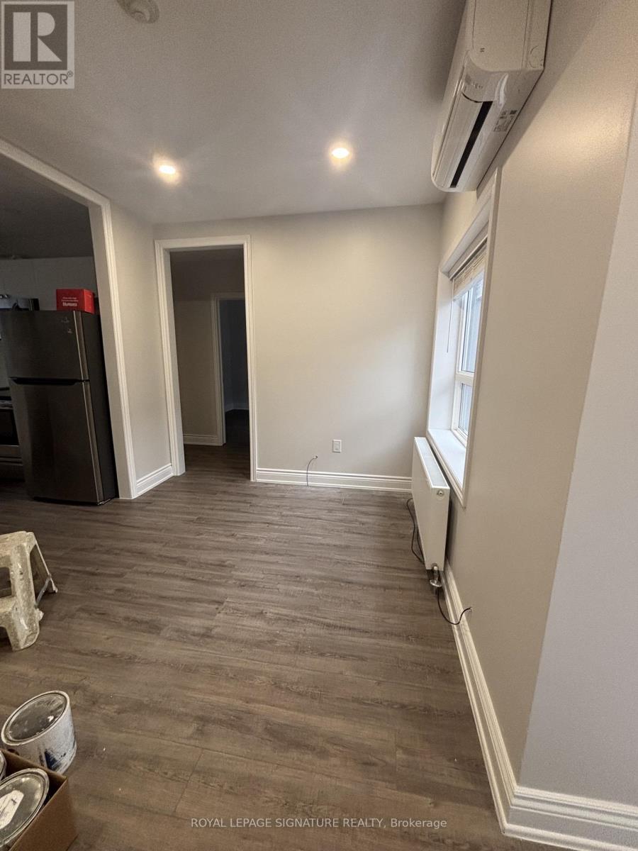 2 - 3289 LAKESHORE BOULEVARD W, Toronto (Long Branch)