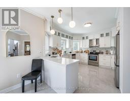 Bathroom - 5969 Rayshaw Crescent, Mississauga, ON L5M2P1 Photo 12