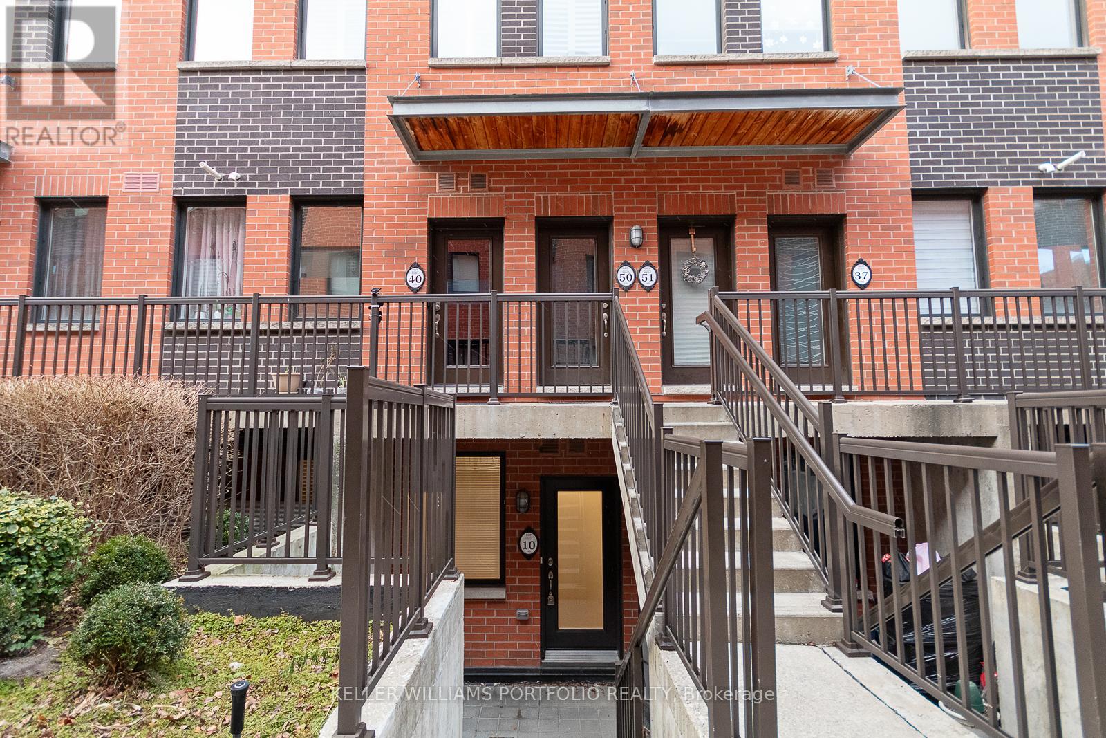 10 - 869 WILSON AVENUE, Toronto (Downsview-Roding-CFB)