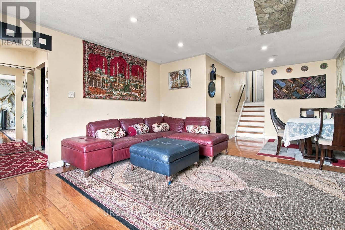 31 IVYBRIDGE DRIVE - 29