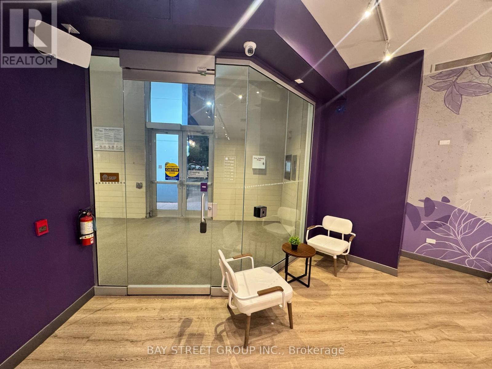 221 GLENDALE AVENUE, St. Catharines (Glendale/Glenridge) — photo 4