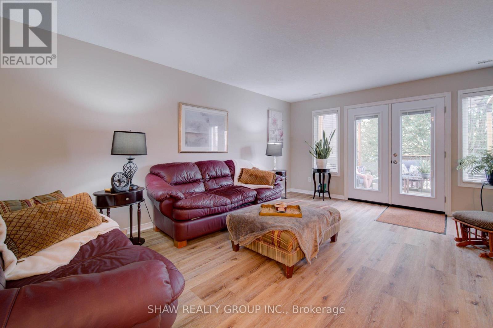#19A 50 HOWE DRIVE - Image 16