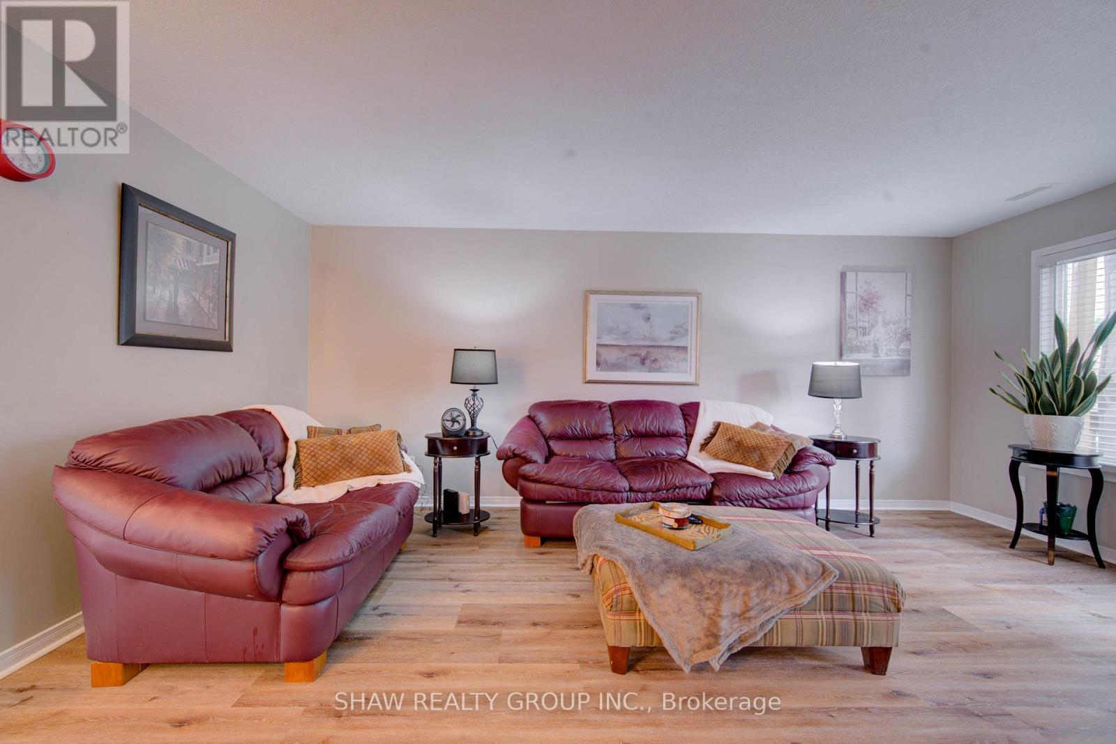 #19A 50 HOWE DRIVE - Image 17