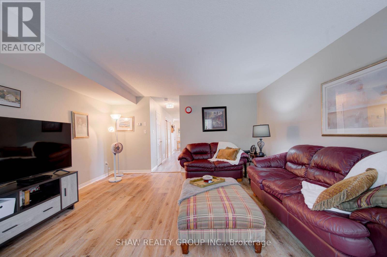#19A 50 HOWE DRIVE - Image 18