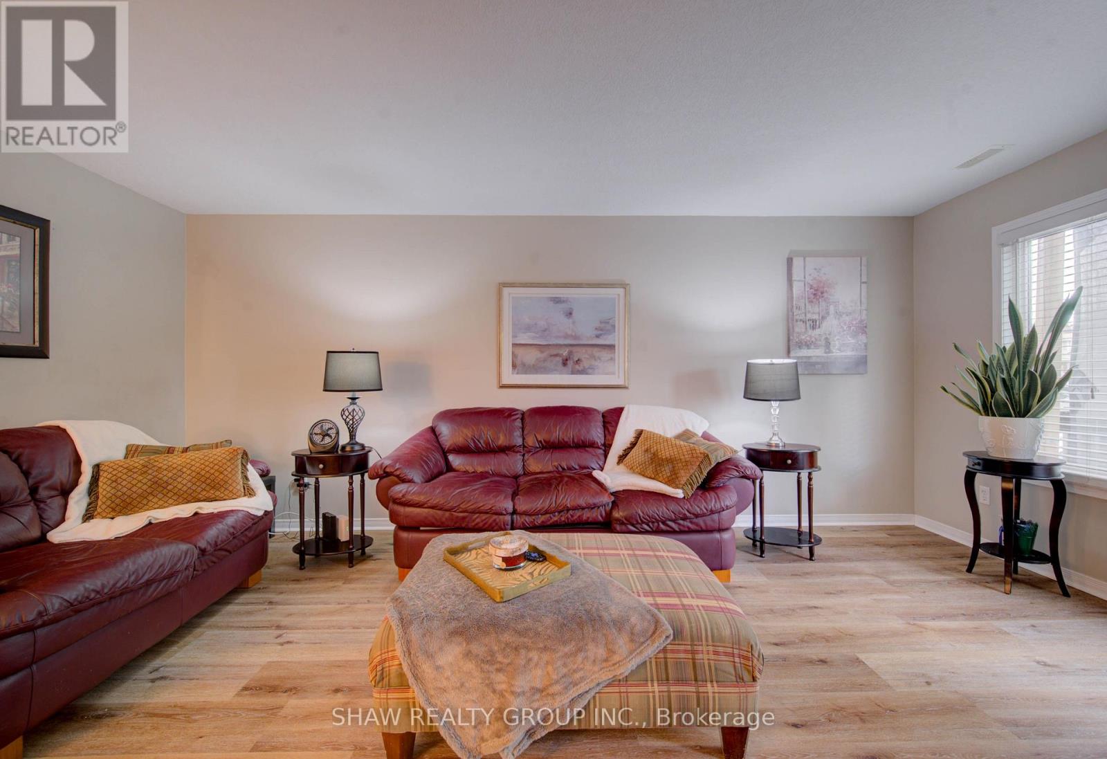 #19A 50 HOWE DRIVE - Image 21