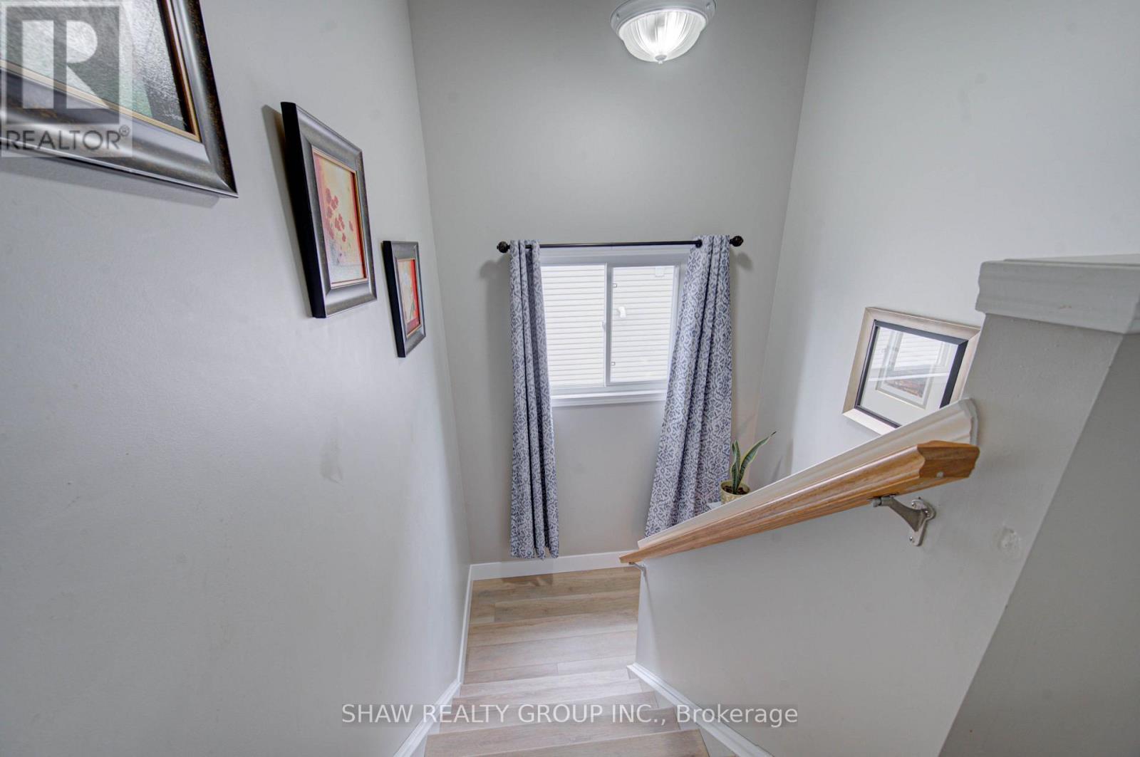#19A 50 HOWE DRIVE - Image 22