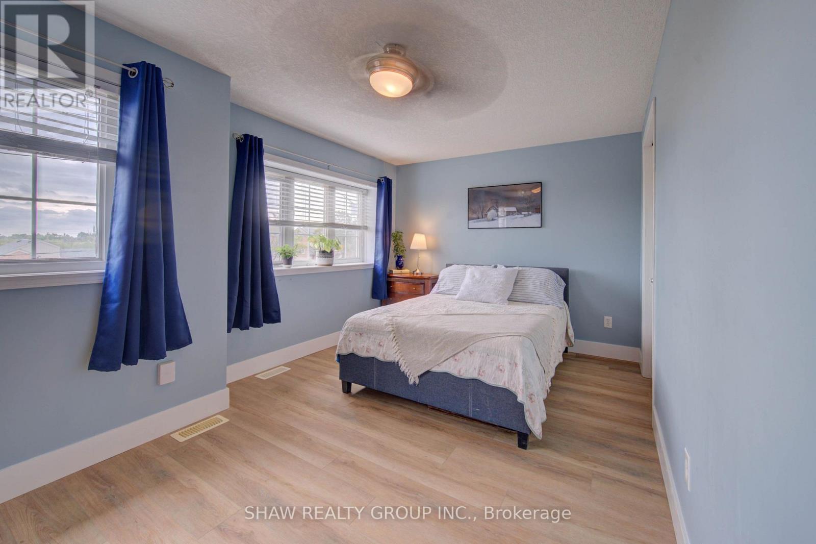 #19A 50 HOWE DRIVE - Image 26