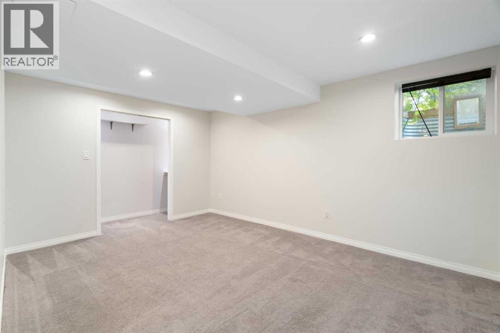 44 Beddington Crescent NE - photo 32