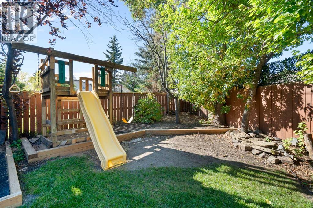 44 Beddington Crescent NE - photo 36