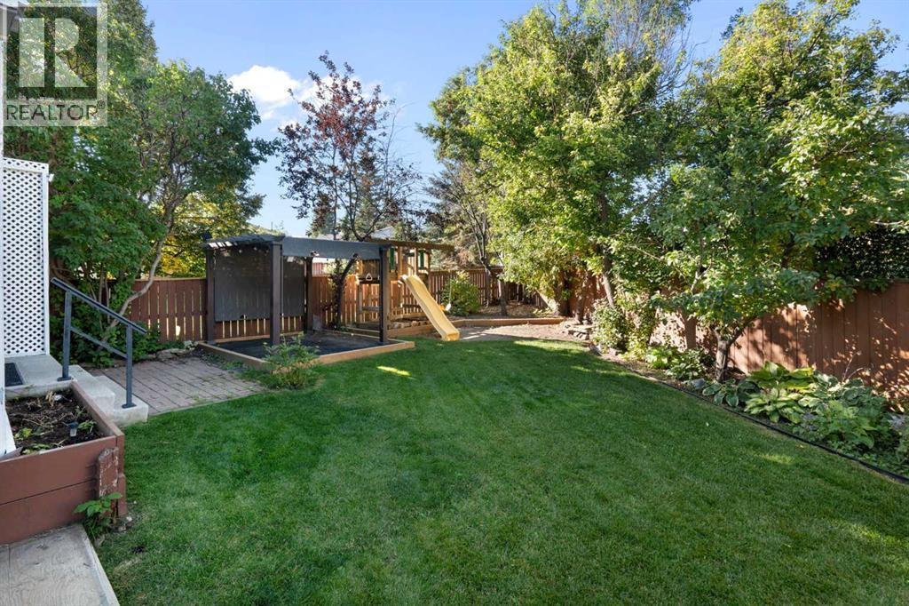 44 Beddington Crescent NE - photo 35