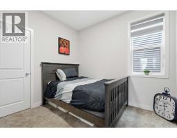 Primary Bedroom - 15 Lawrence Green Se, Airdrie, AB T4A3M9 Photo 14