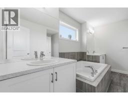 15 Lawrence Green Se, Airdrie, AB T4A3M9 Photo 22