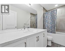 15 Lawrence Green Se, Airdrie, AB T4A3M9 Photo 30