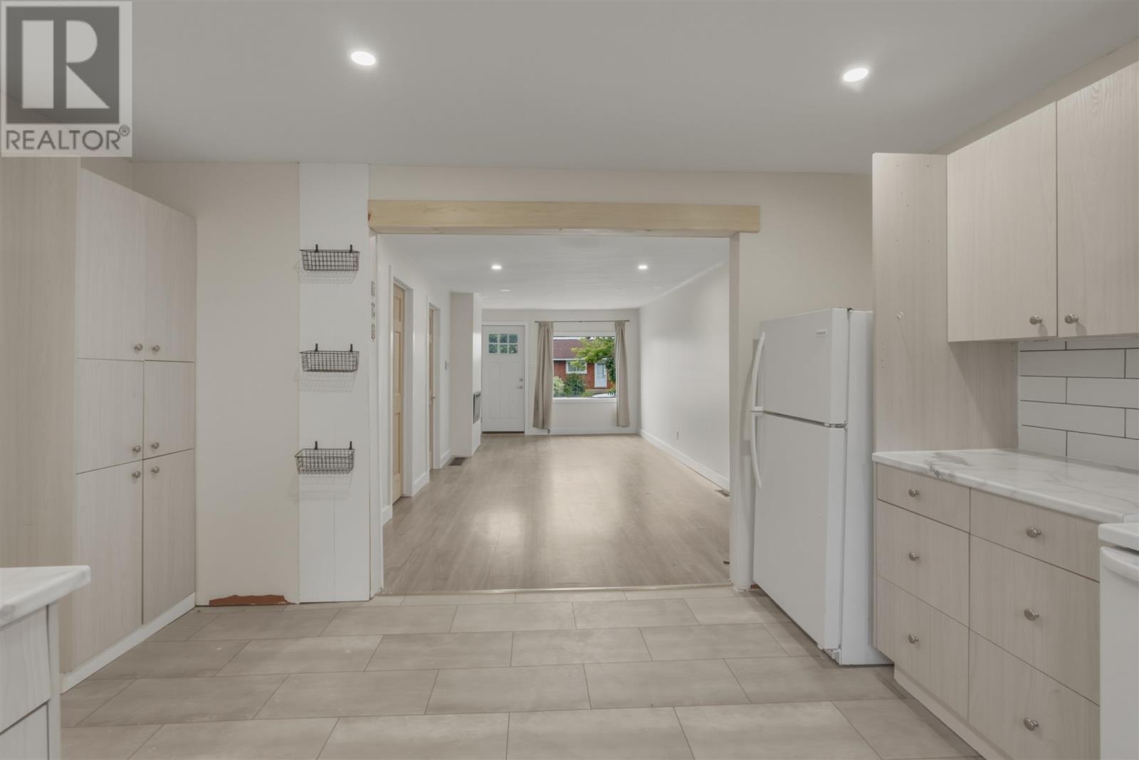 151 Prentice AVE - 8