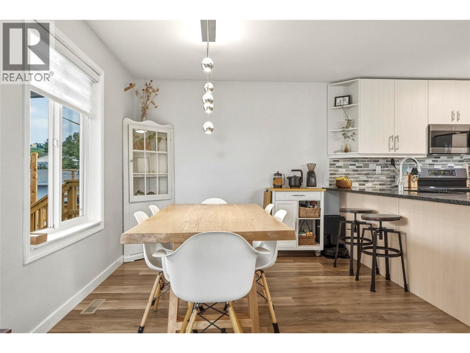 5301 27 Avenue - 11