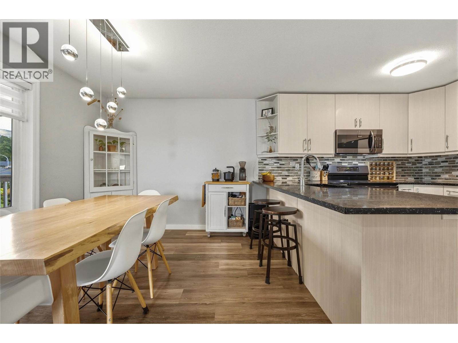 5301 27 Avenue - 13