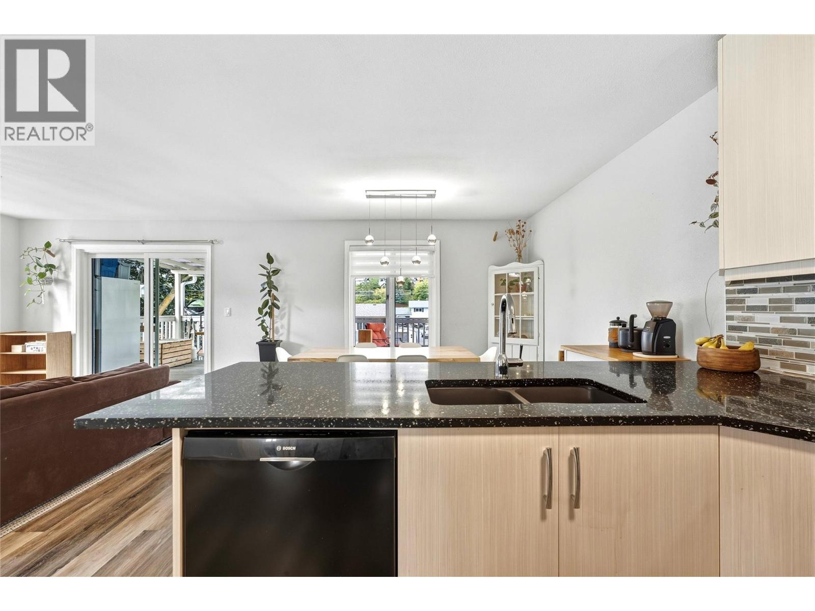 5301 27 Avenue - Image 15
