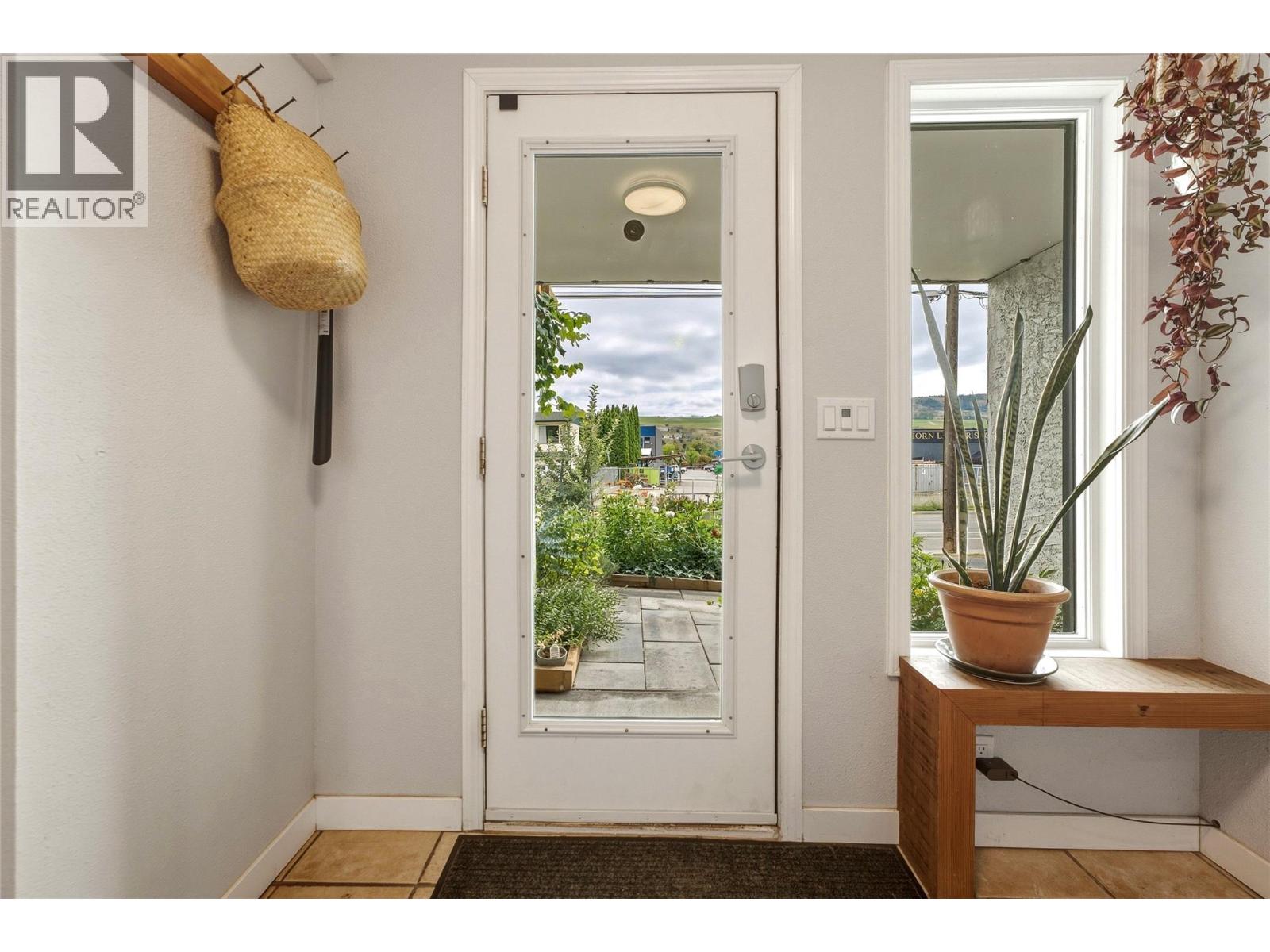 5301 27 Avenue - Image 4