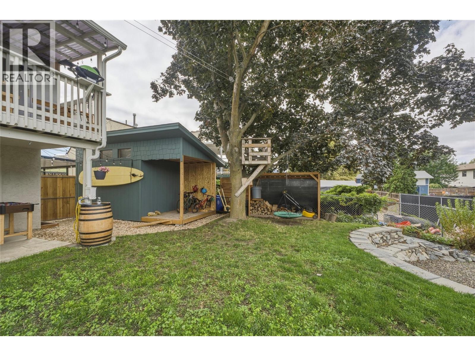 5301 27 Avenue - 40