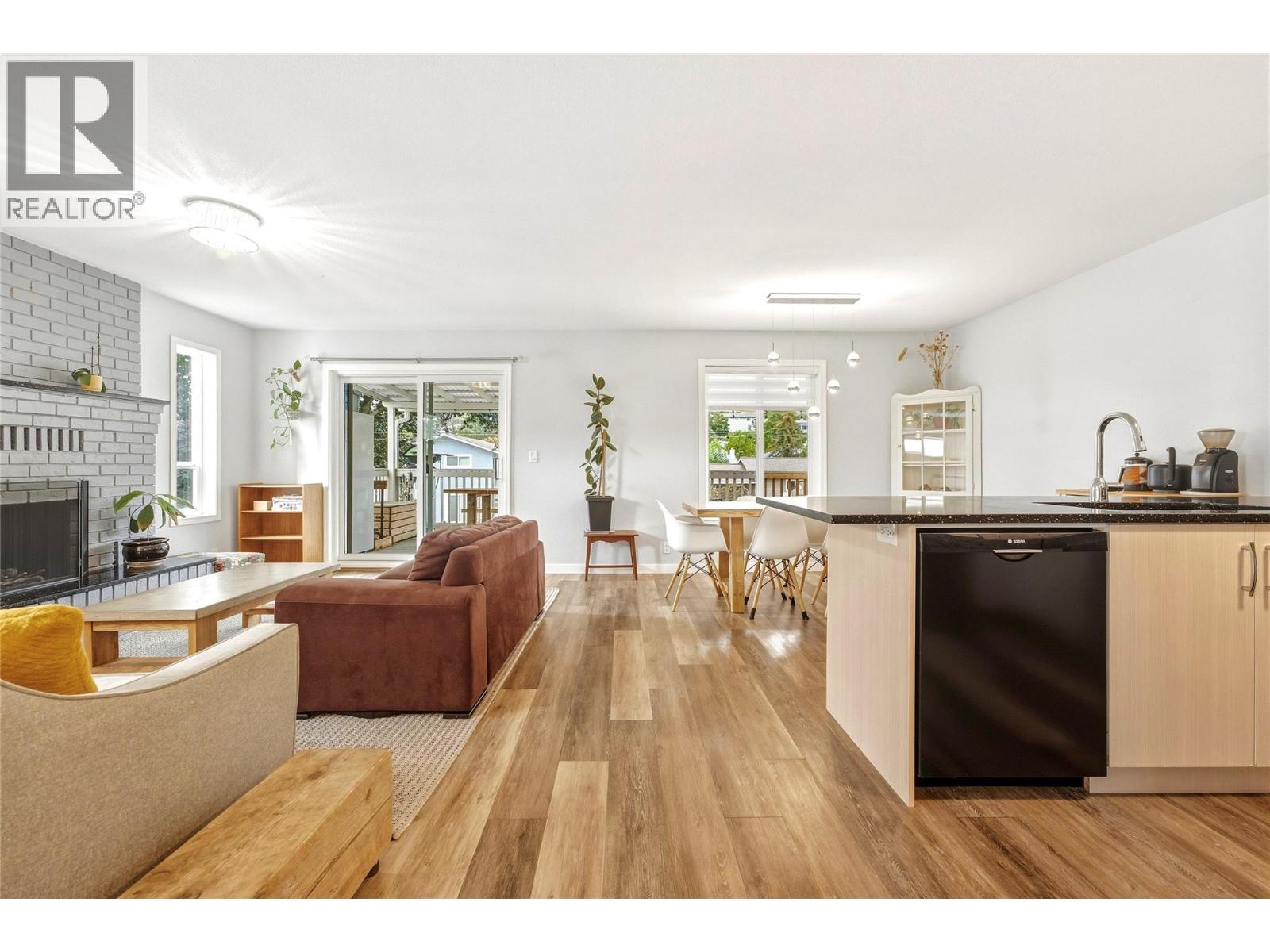 5301 27 Avenue - 5